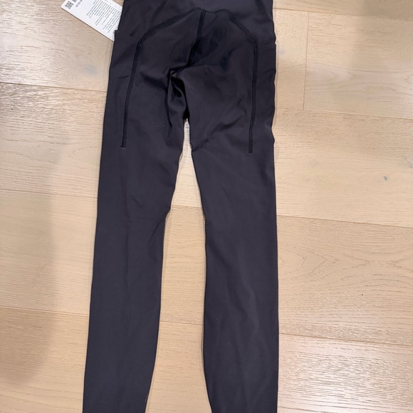 NWT Lululemon Athletica Black Leggings Size 0 - Picture 2 of 3